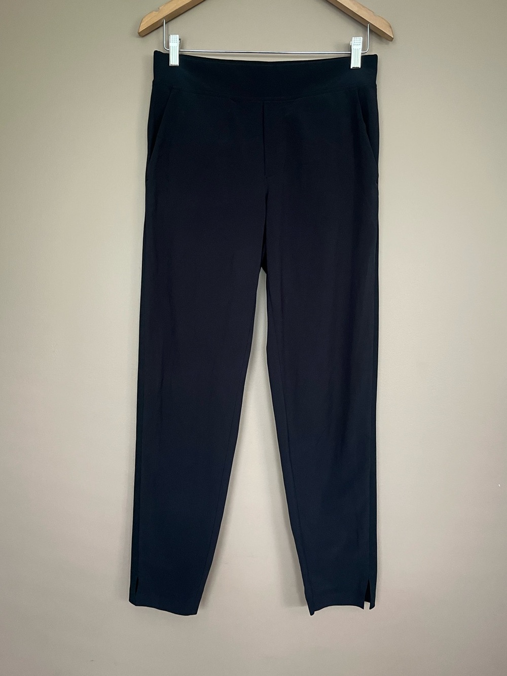 {Athleta} Brooklyn Ankle Pants in Black - Womens 4